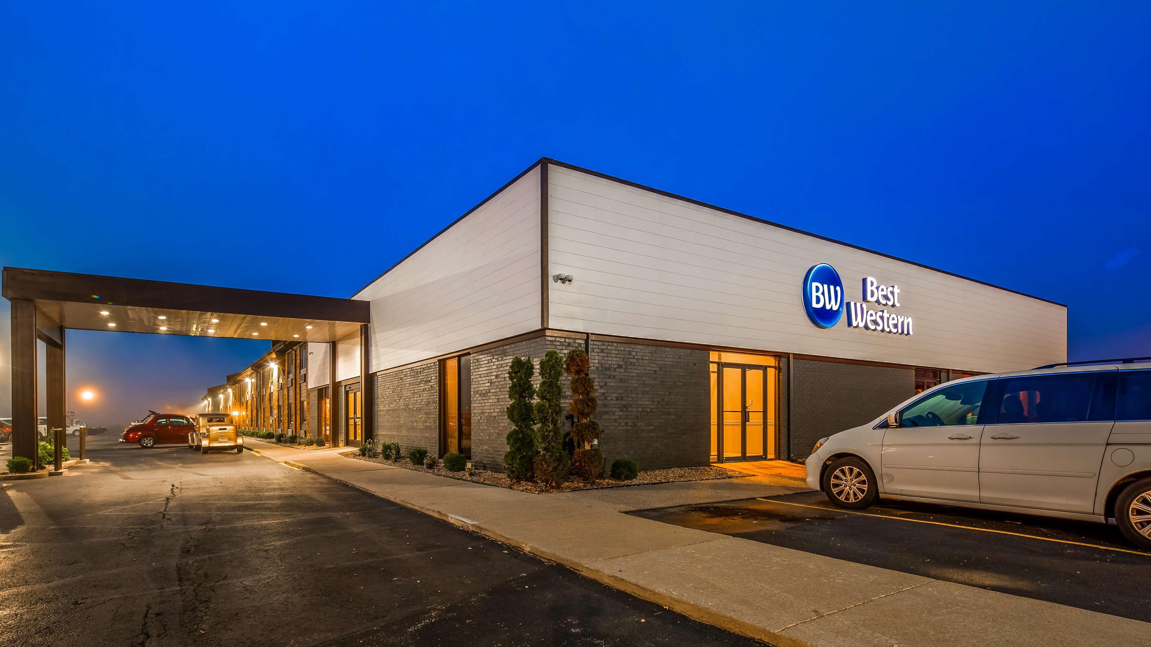 Best Western Shepherdsville Bagian luar foto